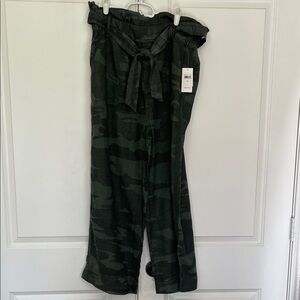 Splendid Brand New XL draw String Chic Camouflage Wide Leg Pants